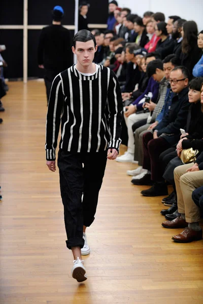 Look 17